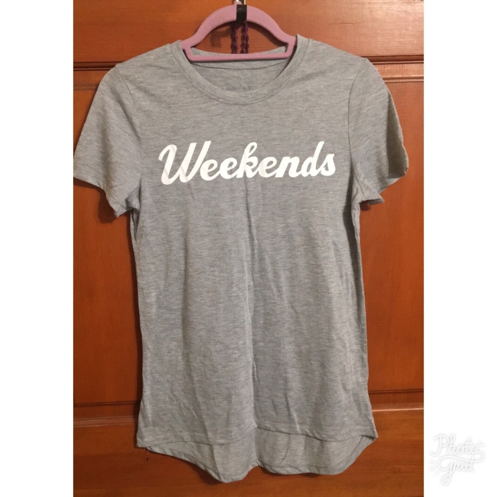 Grey tee.